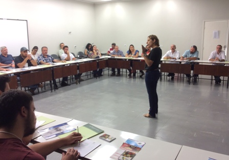 5-curso-ovinos-defumado-IZ-Dra-5o-curso-ovinos-defumado-IZ-Dra Sarita-Gallo160317