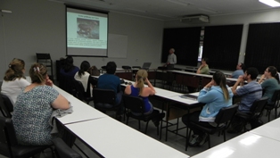 Visita professor cubano na PG-IZ