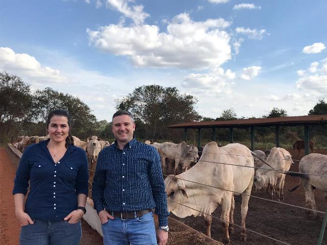 Jovens Pesquisadores do IZ - Nedenia Bonvino Stafuzza e Eduardo Marostegan de Paula
